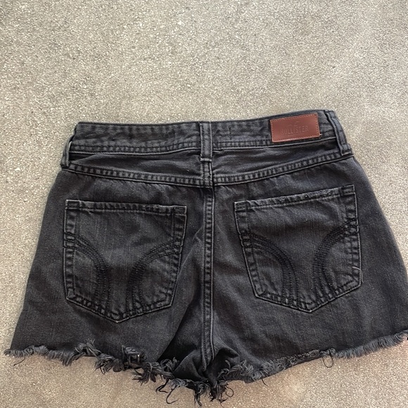 Hollister high rise boyfriend shorts. Black distressed denim. - Picture 3 of 3